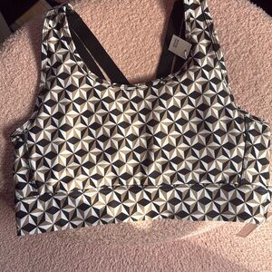 DSG Geometric Print Sports Bra in Black, White & Tan